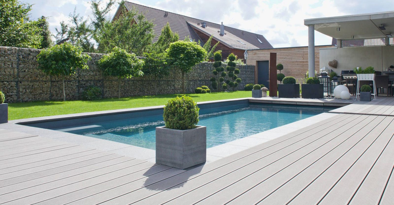 Детальніше про статтю Що це таке, терасна дошка з ДПК (дерево-полімерний композит)?